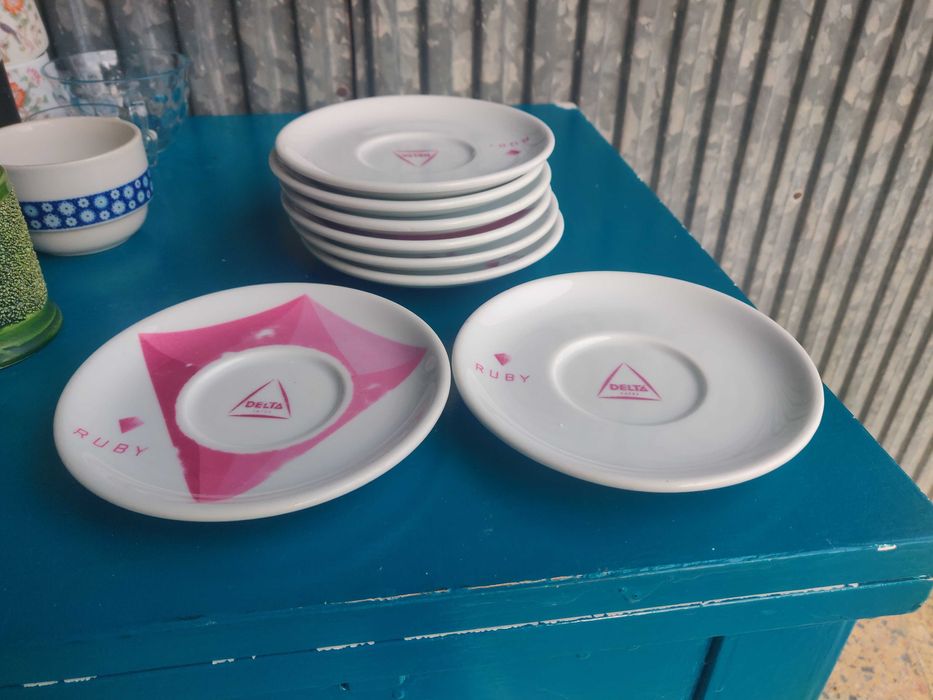 Pratos de chavenas de café