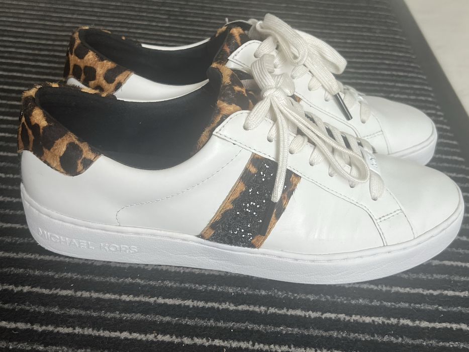 Michael Kors sneakers biale z elementami pantery