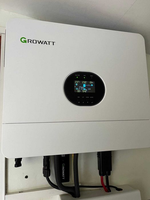 Гібридний інвертор Growatt SPF6000 ES Plus WiFi