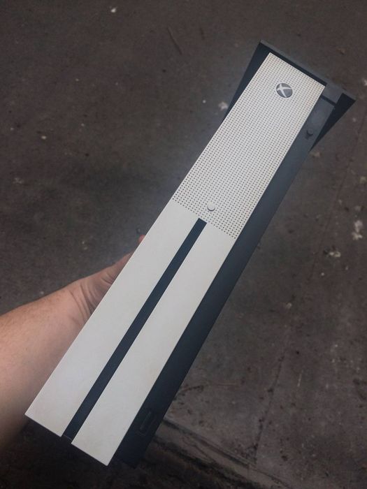 Xbox one S (2tb)