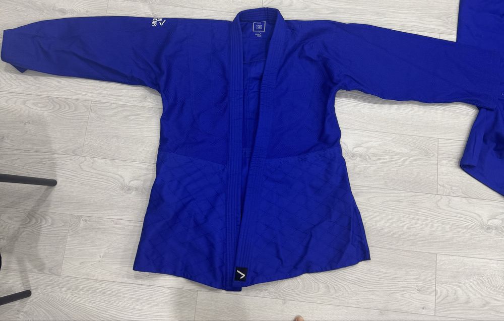 Кимоно для дзюдо Ippon Gear Basic 2