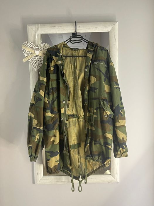 męska kurtka parka - kolor panterka Pull Bear