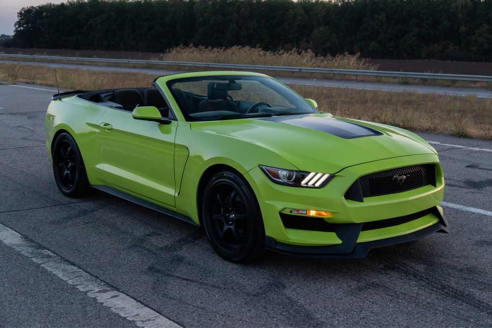 Аренда авто Мустанг кабриолет и Камаро на фотосессию свадьбу съемку!