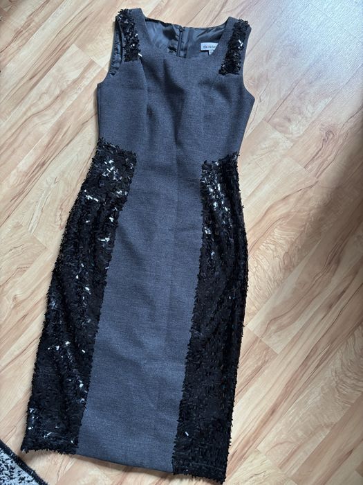 Elegancka sukienka  podkreslajaca figurę Monari