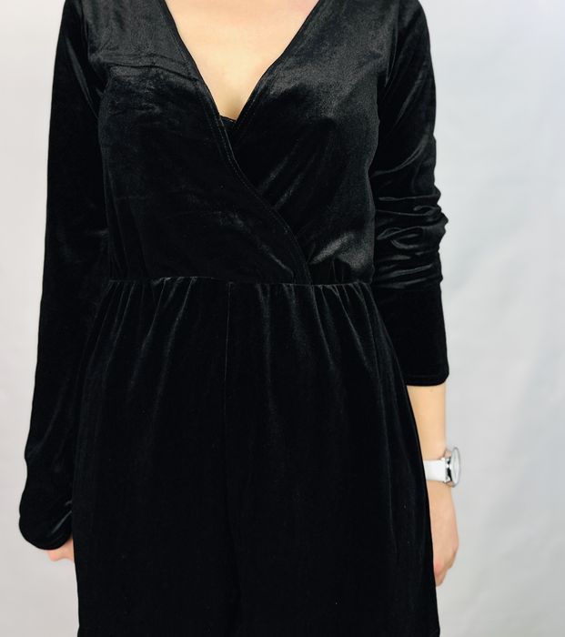 Czarny aksamitny kombinezon S 36