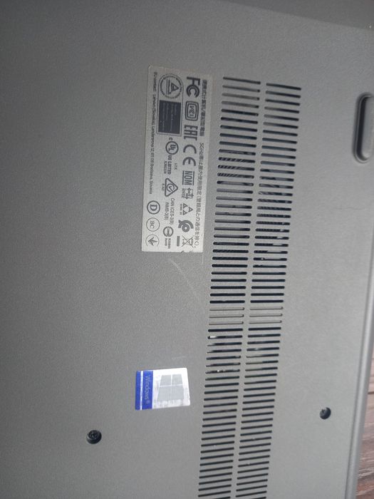 Komputer lenovo .