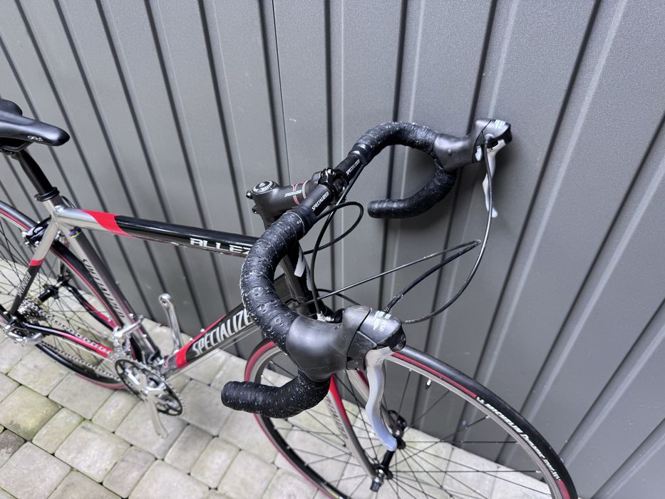 Шоссейний велосипед Specialized Allez A1 max резина Michelin