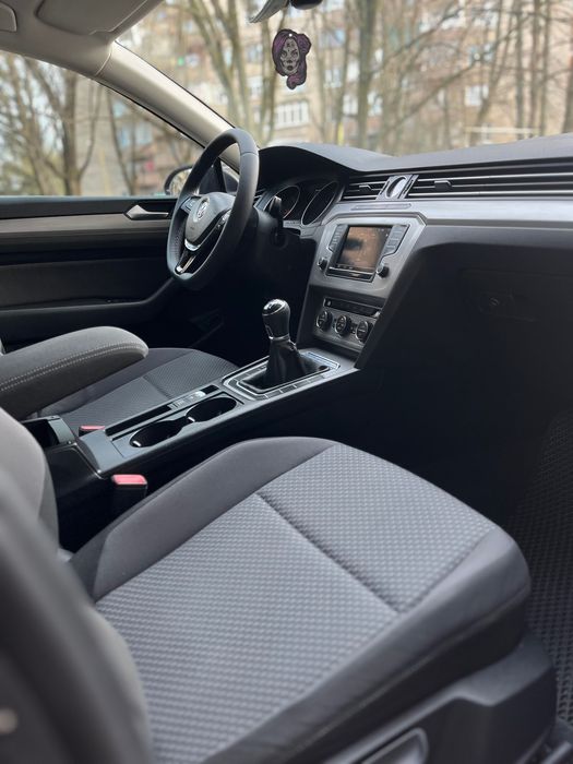 Volkswagen Passat B8 2015р