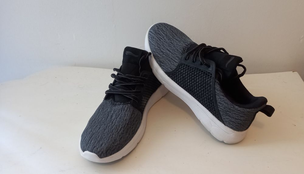 Novo sapatos , marca crivit