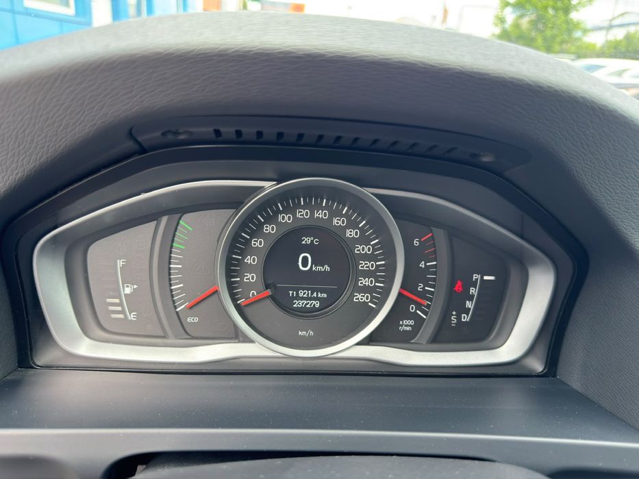 Volvo V60 Facelift D4 2.0 Diesel 181 к.с. Автомат Aisin