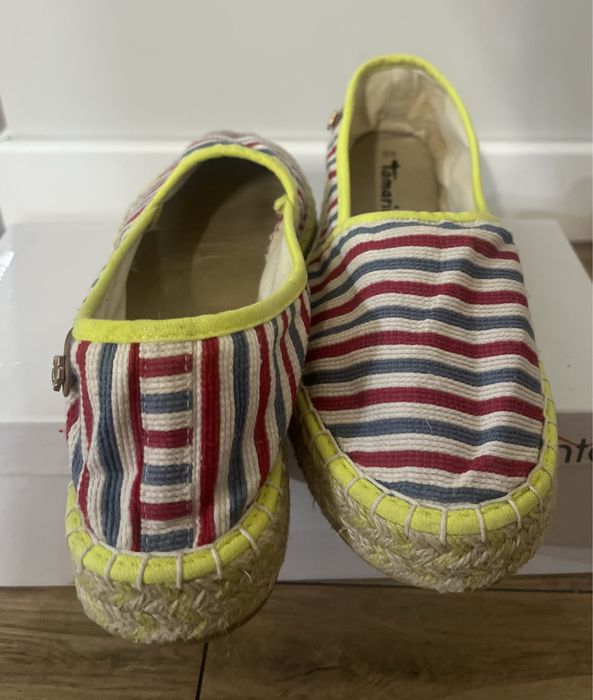 Espadryle w kolorowe paski, Tamaris