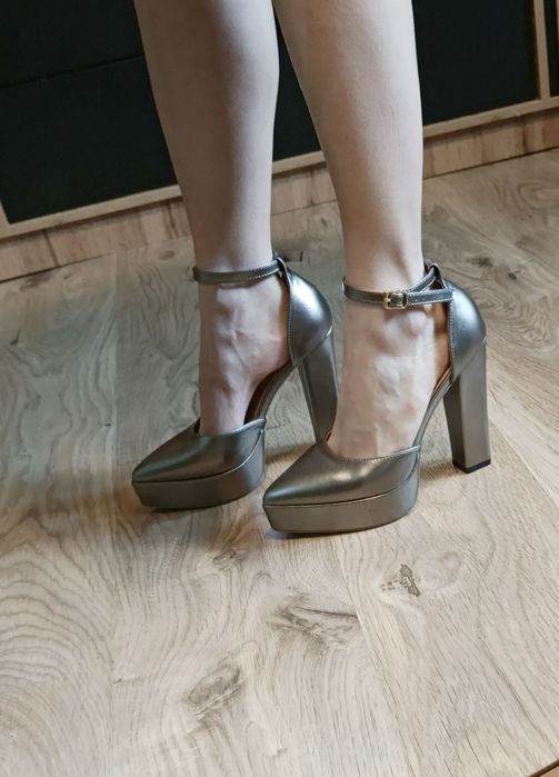 Damskie buty na obcasie słupku rozmiar 37