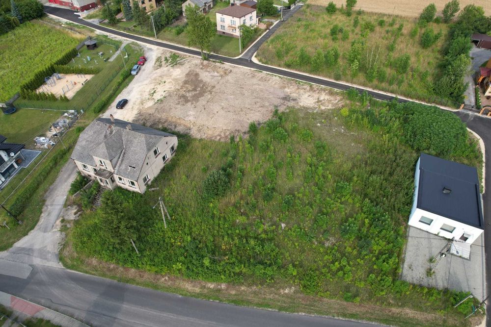 Działka budowlana - 1100 m2
