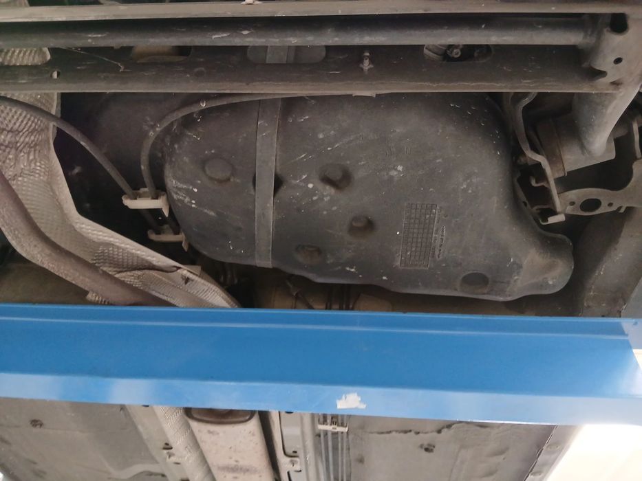 Depósito combustível NISSAN Pulsar Hatchback (C13)