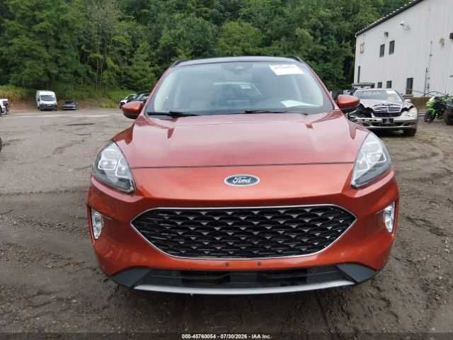 Ford Escape Titanium Hybrid 2020;