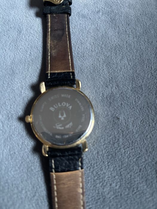 Bulova – oryginalny szwajcarski zegarek z datownikiem