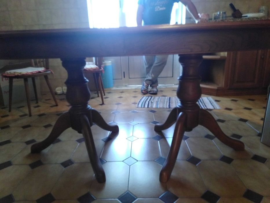 Mesa de cozinha extensível de madeira maciça