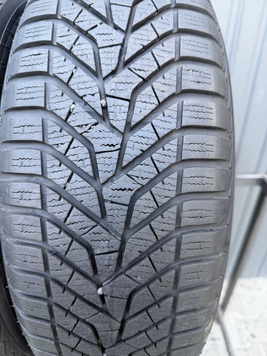Шини Резина Зима 205/60 R16 96H Yokohama BlueEarth Winter V905