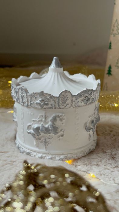 Carrossel porta jóias prateado