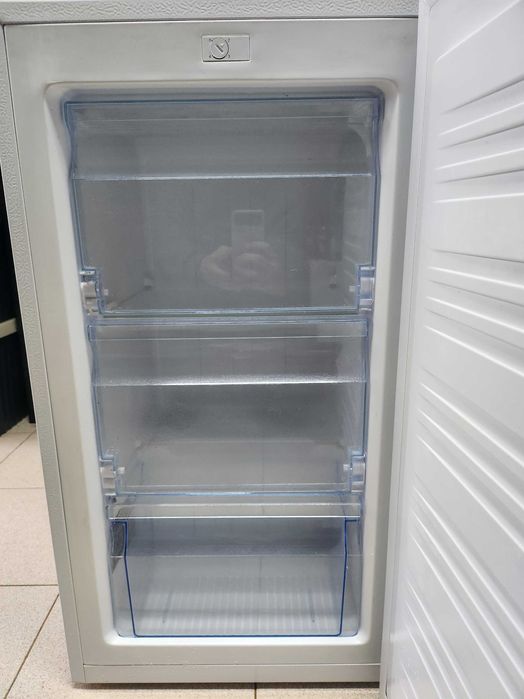 Arca Congeladora Vertical Jocel JCV63