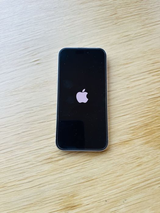 IPHONE 15 PRO Branco 256GB (Como Novo)