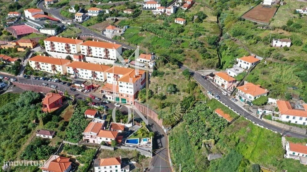 Terreno com 1.700 m2, localizado na tranquila zona da Igreja, no Faial