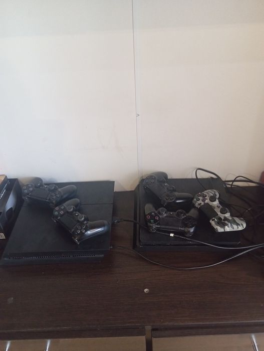 Play Station 4  два джостіка