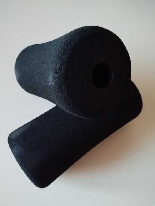 Валик/валік неопреновий для тренажерів 135*70мм.