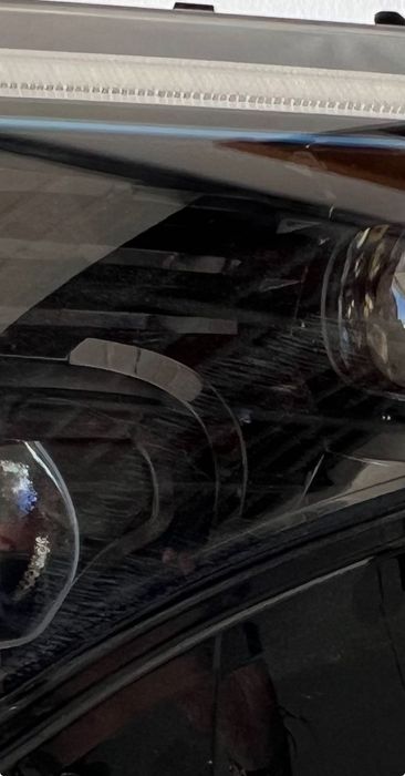 Farol Mercedes EQC