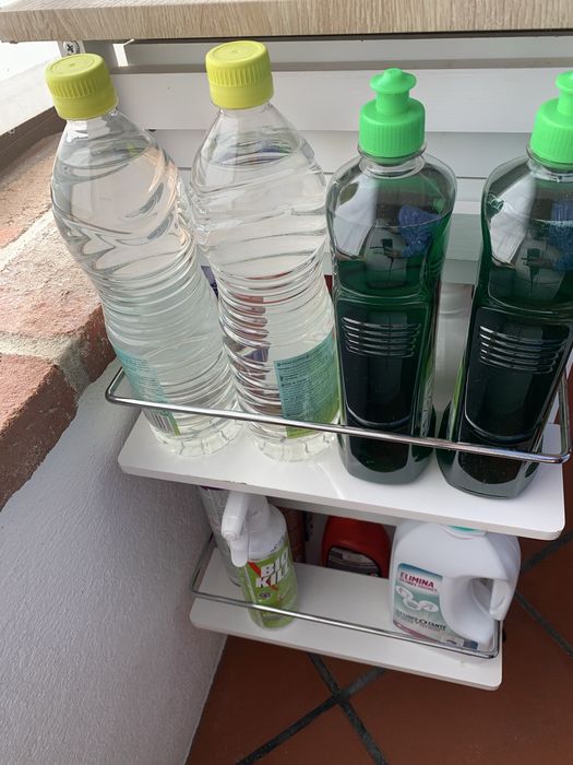 Carrinho de arrumaçao em madeira .