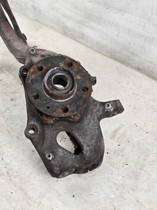 Zwrotnica prawa przednia przód 4G0407242D AUDI A4 B8 A5 LIFT 11-15 Q5 8R A6 C7