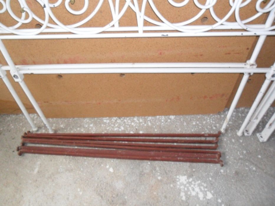 Vintage solid iron single bed64585191843201122