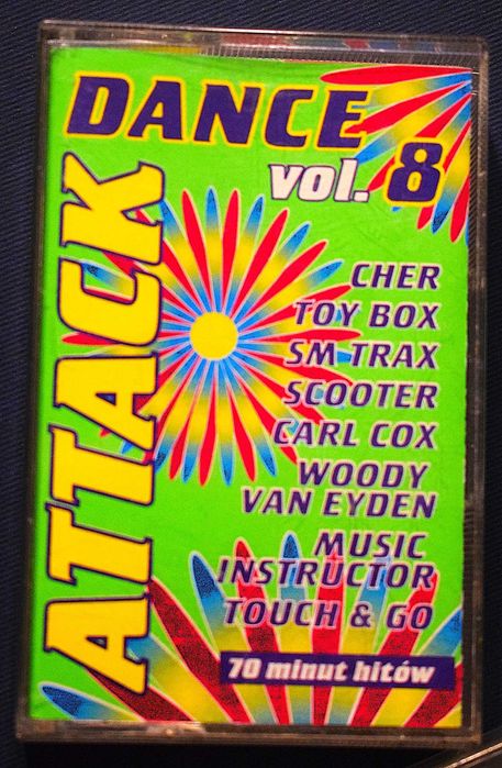Dance Attack vol. 8 - składak z roku 1999 , stan - idealny .