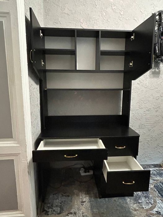 Письменный  стол, цвет черный