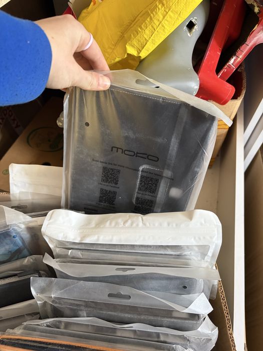 Cały karton mix etui na tablety ipady