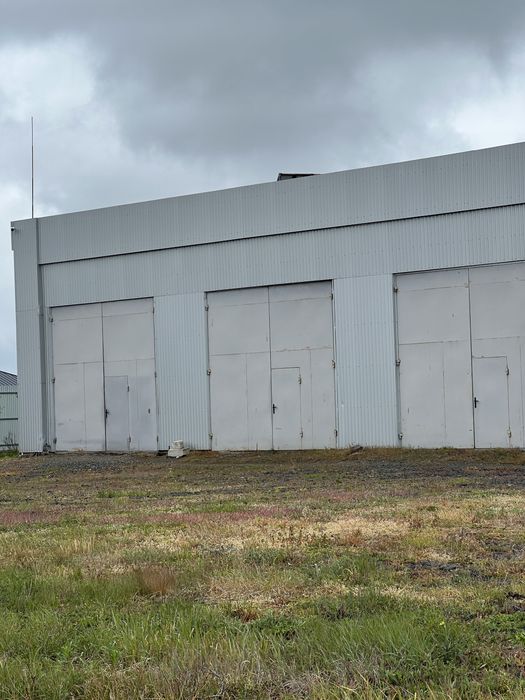 Продаж комерційних приміщень з ділянкою 80 сотих