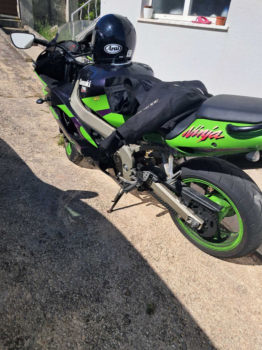Vendo NINJA ZX9R  mota impecável para a idade que tem