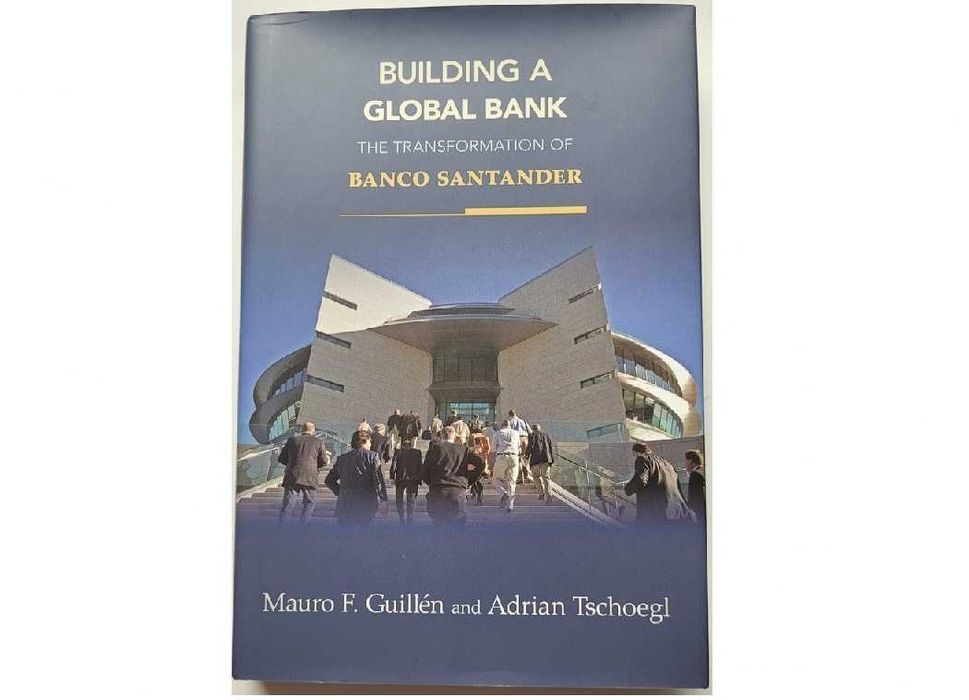 Building a Global Bank bankowość finanse Banco Santander