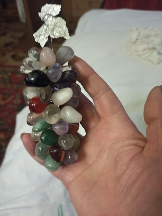 Гроно винограду з натуральних напівдорогоцінного каміння