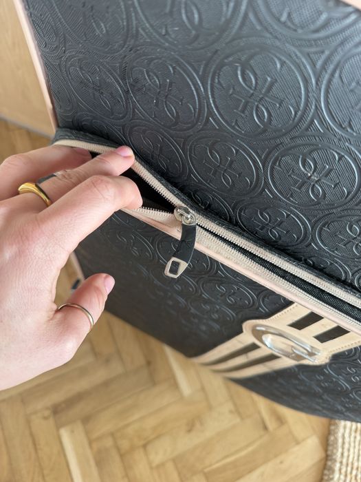 Zestaw 2 walizek Guess