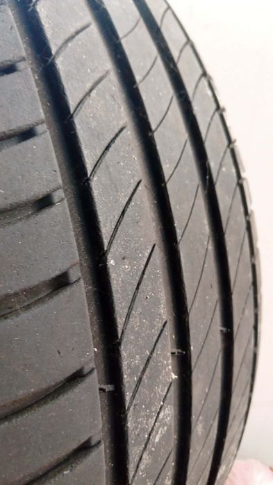 Pneu carro Michelin como novo