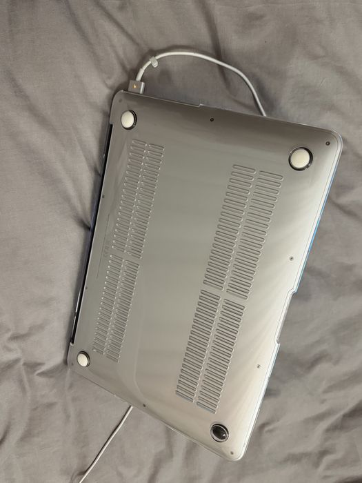 Apple MacBook