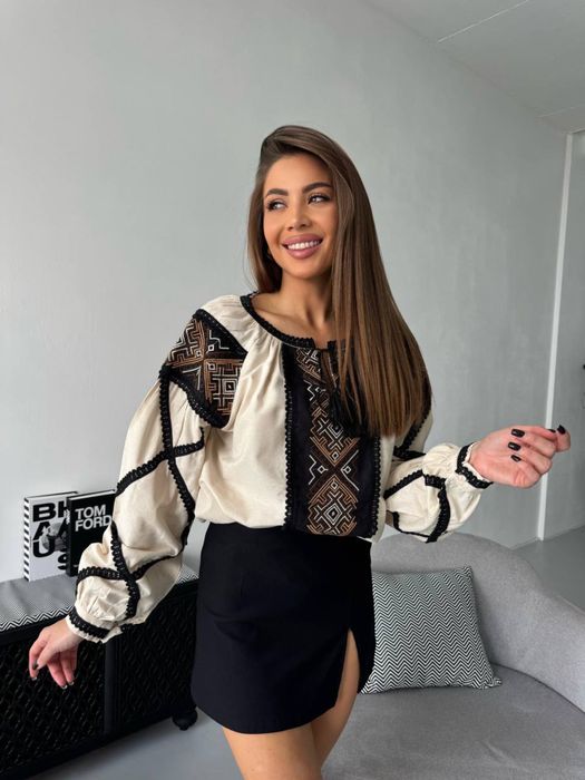 Вишиванка жіноча великий вибір, ціни різні