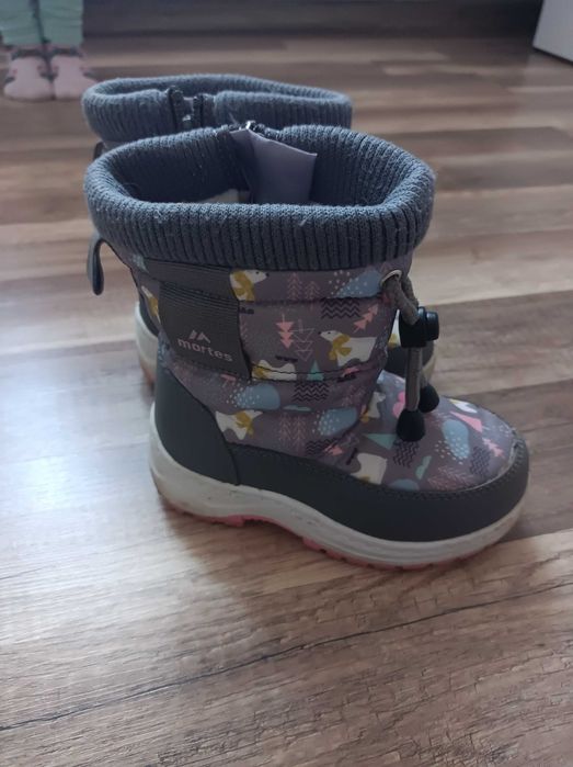 Sprzedam buty zimowe dla dziewczynki rozmiar 24