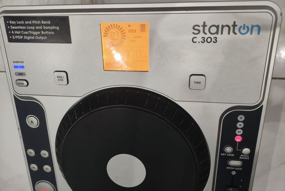 Продам DJ програвач Stanton C.303 - CD настільного виконання