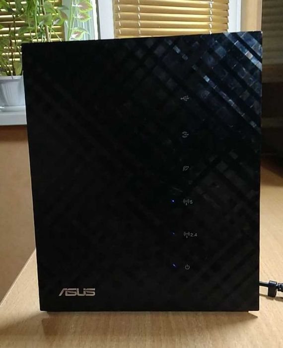 Роутер ASUS N56U 5GHz під перепрошивку (ремонт) + зарядка EXA1004EH