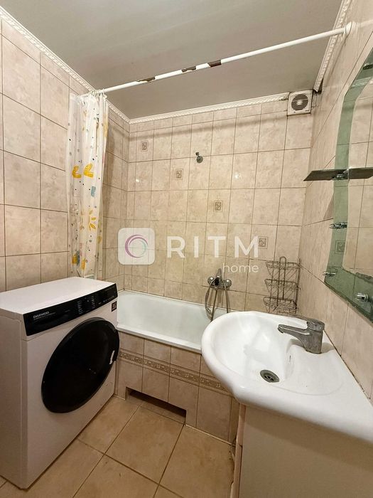 Продаж 3-кімнатної квартири в затишному районі міста