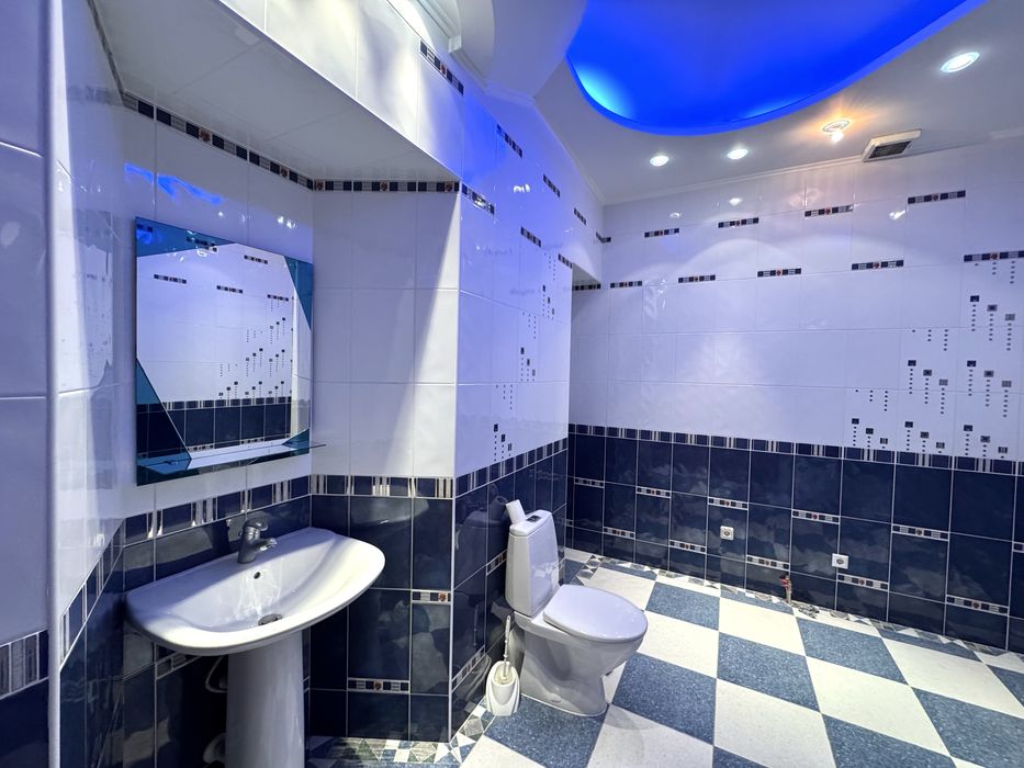 Продажа фасадного помещения под офис в центре города