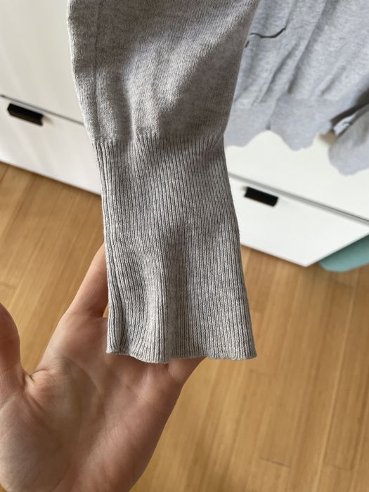 Jasnoszary, długi sweterek, kardigan na guziki