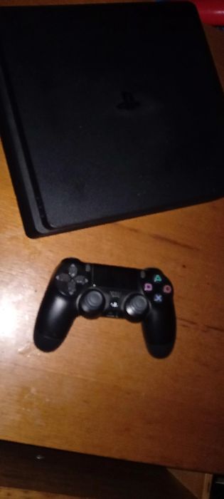 Vendo ps4 e comando original
